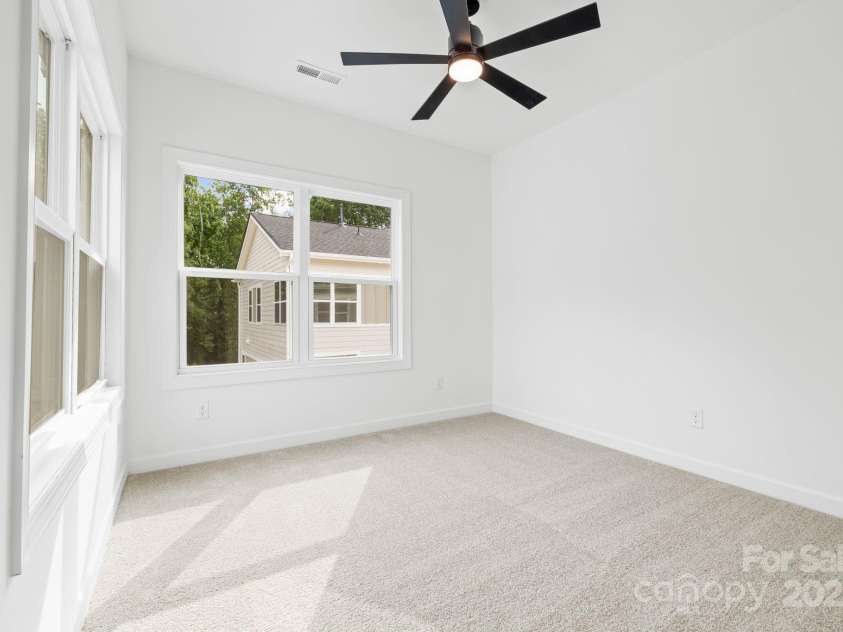 3916 Hager Drive, Charlotte, NC 28208.  MLS# CAR4264271, YatesRealty ID 20496. 
