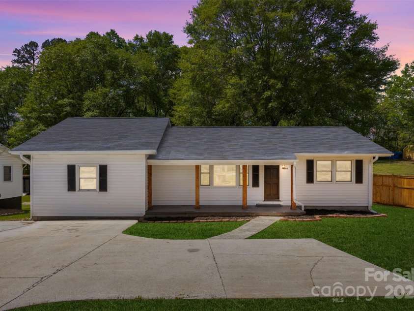 3715 Dallas High Shoals Highway, Dallas, NC 28034.  MLS# CAR4244433, YatesRealty ID 20499. 