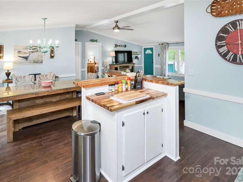 2075 Great North Road, Winnsboro, SC 29180.  MLS# CAR4249028, YatesRealty ID 205. 