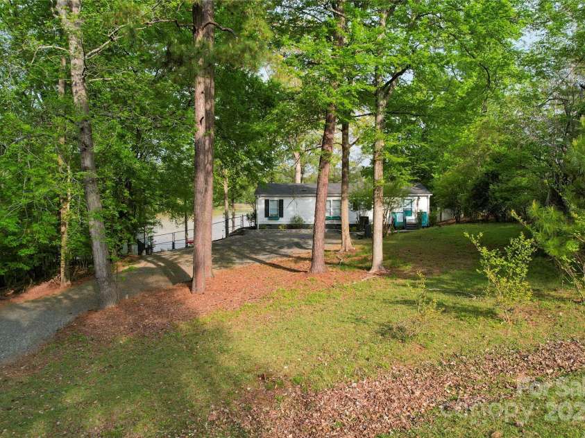 2075 Great North Road, Winnsboro, SC 29180.  MLS# CAR4249028, YatesRealty ID 205. 