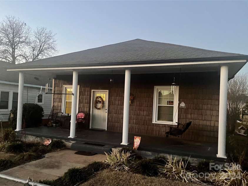 84 Walnut Avenue, Gastonia, NC 28054.  MLS# CAR4183501, YatesRealty ID 205. 