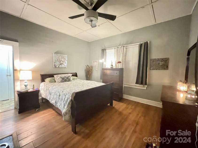 84 Walnut Avenue, Gastonia, NC 28054.  MLS# CAR4183501, YatesRealty ID 205. 