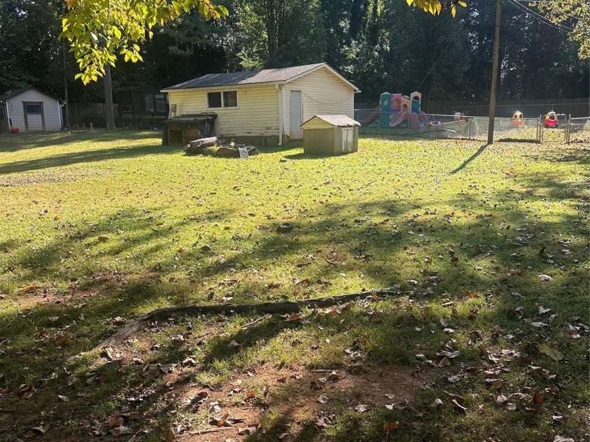 3238 Campbell Drive, Charlotte, NC 28205.  MLS# CAR4194936, YatesRealty ID 2050. 