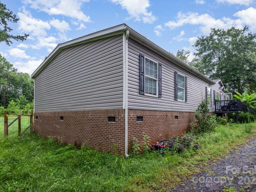 6555 Mcintosh Road, Stanley, NC 28164.  MLS# CAR4277348, YatesRealty ID 2050. 