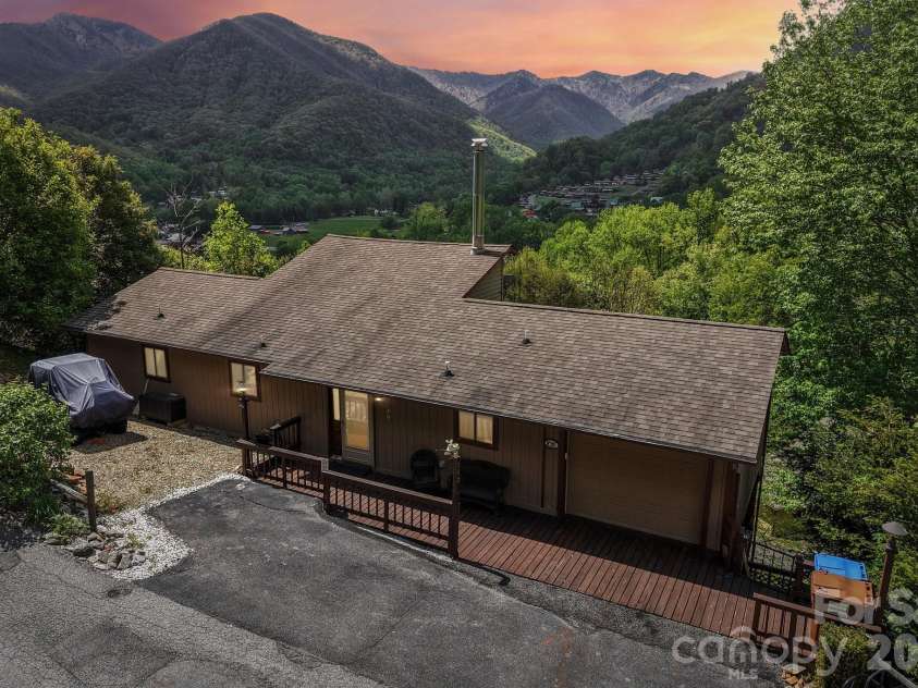 348 Valley Creek Drive, Maggie Valley, NC 28751.  MLS# CAR4372209, YatesRealty ID 20500. 