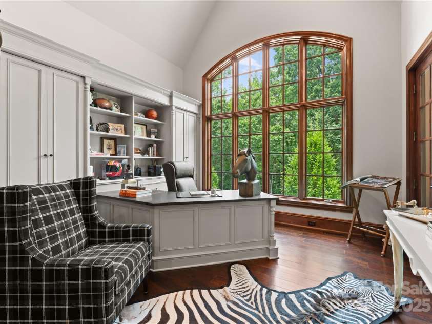 8500 Longview Club Drive, Waxhaw, NC 28173.  MLS# CAR4268585, YatesRealty ID 20500. Spacious office on the main floor