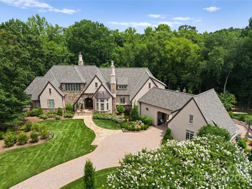 8500 Longview Club Drive, Waxhaw, NC 28173.  MLS# CAR4268585, YatesRealty ID 20500. Stunning Longview Estate