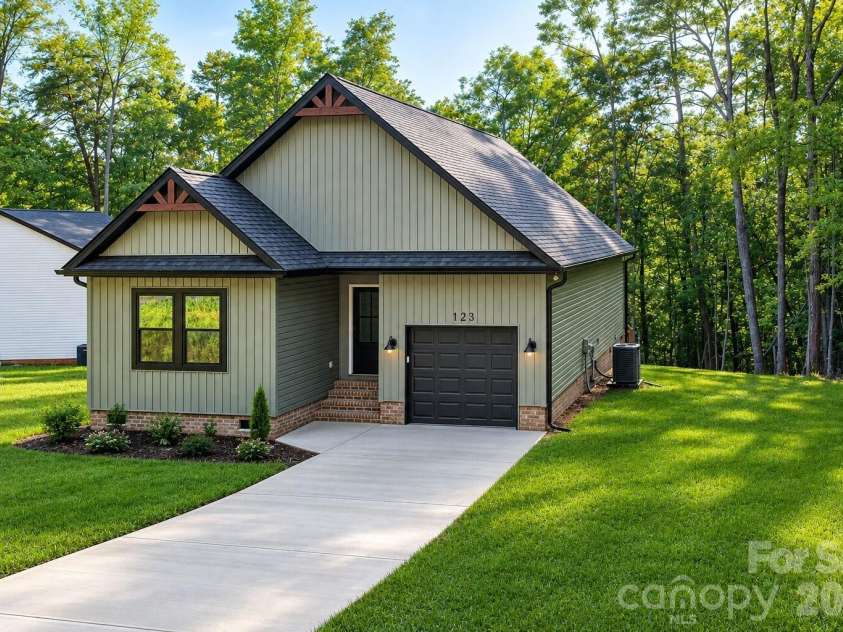 123 Chapel Hill Drive, Troy, NC 27371.  MLS# CAR4347749, YatesRealty ID 20504. 