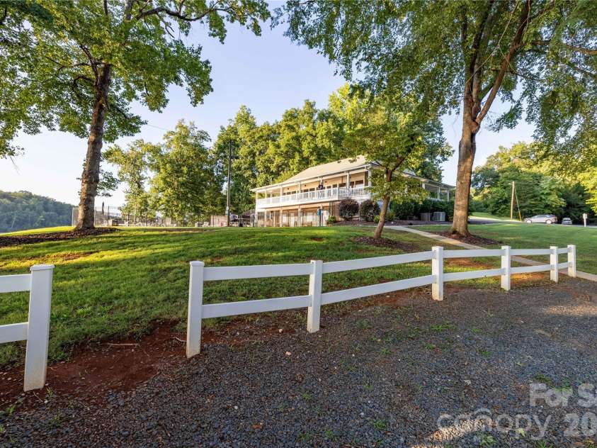 123 Chapel Hill Drive, Troy, NC 27371.  MLS# CAR4347749, YatesRealty ID 20504. 