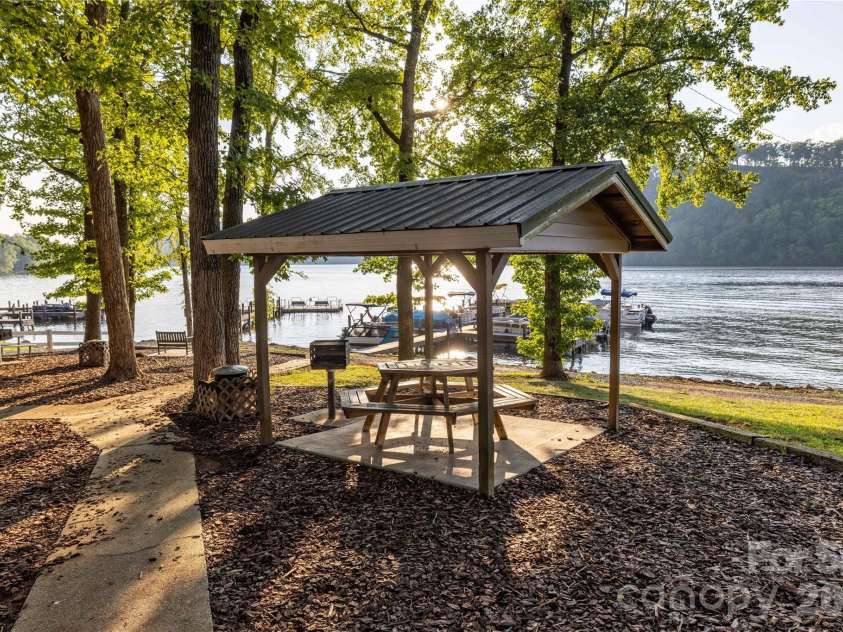 123 Chapel Hill Drive, Troy, NC 27371.  MLS# CAR4347749, YatesRealty ID 20504. 