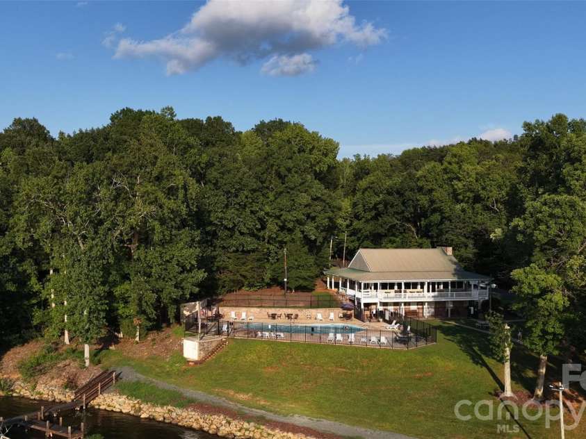 123 Chapel Hill Drive, Troy, NC 27371.  MLS# CAR4347749, YatesRealty ID 20504. 