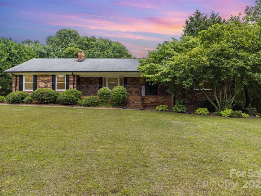 115 Turner Street, Lincolnton, NC 28092.  MLS# CAR4266406, YatesRealty ID 20506. 