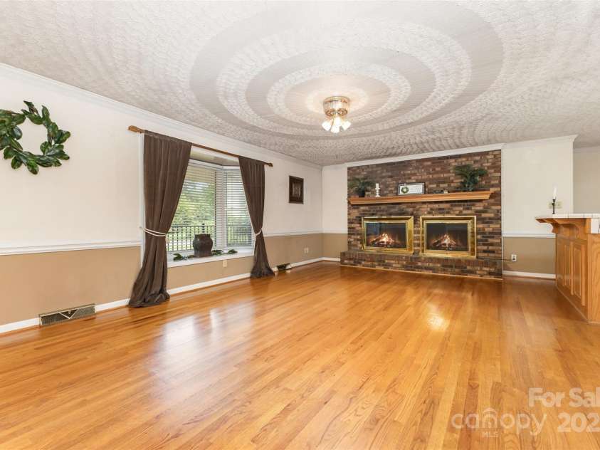 115 Turner Street, Lincolnton, NC 28092.  MLS# CAR4266406, YatesRealty ID 20506. 