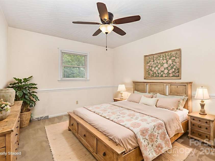 115 Turner Street, Lincolnton, NC 28092.  MLS# CAR4266406, YatesRealty ID 20506. 