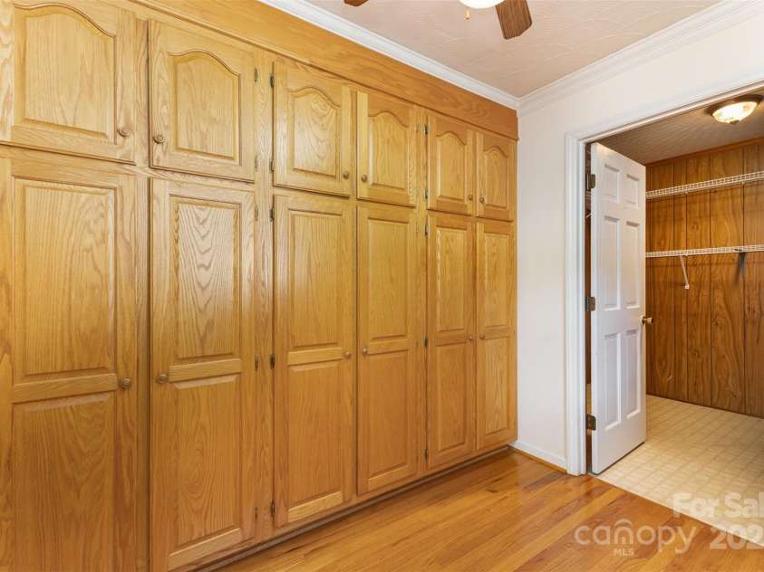 115 Turner Street, Lincolnton, NC 28092.  MLS# CAR4266406, YatesRealty ID 20506. 