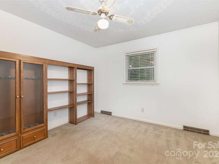 115 Turner Street, Lincolnton, NC 28092.  MLS# CAR4266406, YatesRealty ID 20506. 