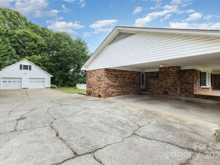 115 Turner Street, Lincolnton, NC 28092.  MLS# CAR4266406, YatesRealty ID 20506. 