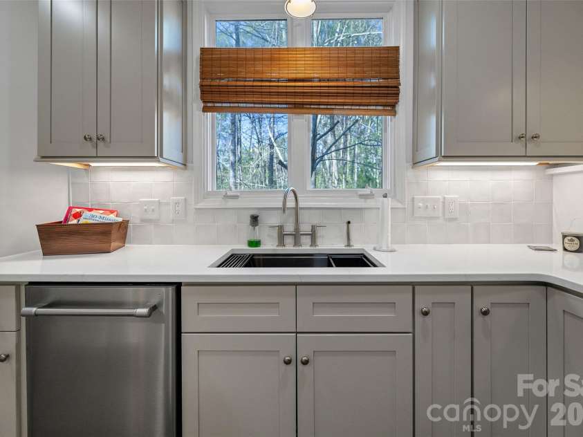 902 Hoke Trail, Cramerton, NC 28032.  MLS# CAR4357798, YatesRealty ID 20506. 