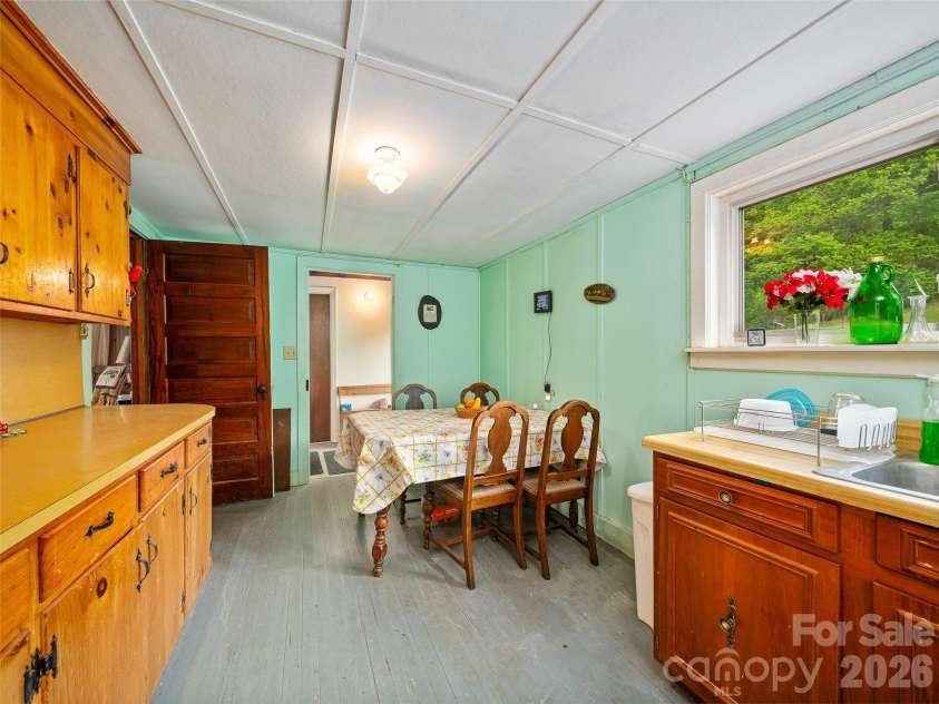 2380 Old Fort Road, Black Mountain, NC 28711.  MLS# CAR4370684, YatesRealty ID 20507. FARM HOUSE KITCHEN