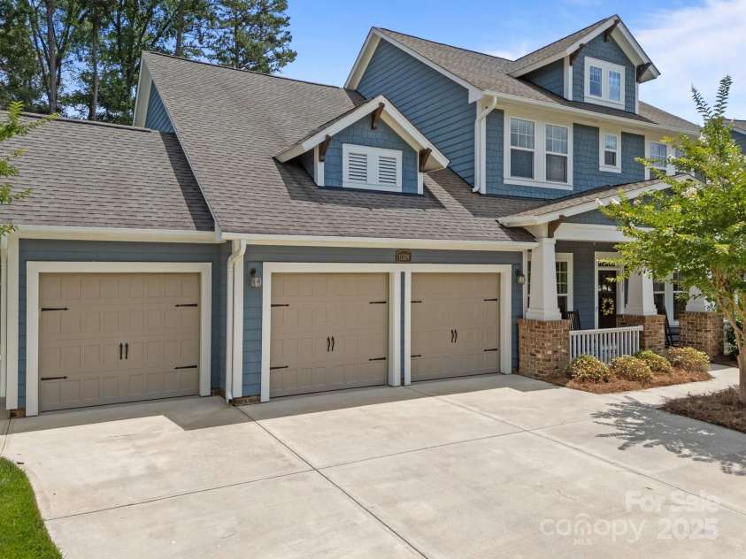 11329 Fullerton Place Drive, Huntersville, NC 28078.  MLS# CAR4268306, YatesRealty ID 20508. 