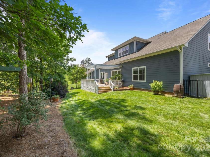 11329 Fullerton Place Drive, Huntersville, NC 28078.  MLS# CAR4268306, YatesRealty ID 20508. 
