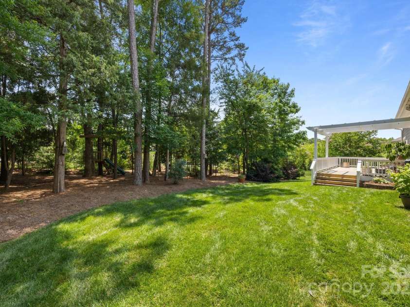 11329 Fullerton Place Drive, Huntersville, NC 28078.  MLS# CAR4268306, YatesRealty ID 20508. 