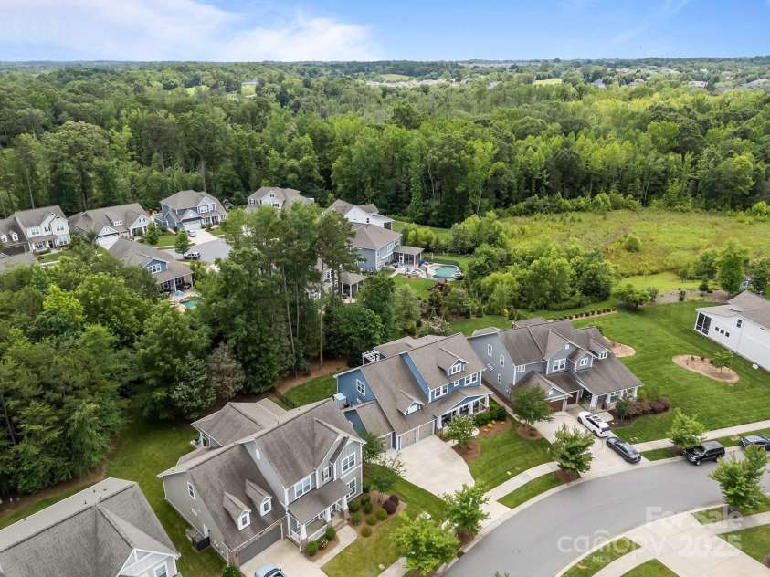 11329 Fullerton Place Drive, Huntersville, NC 28078.  MLS# CAR4268306, YatesRealty ID 20508. 