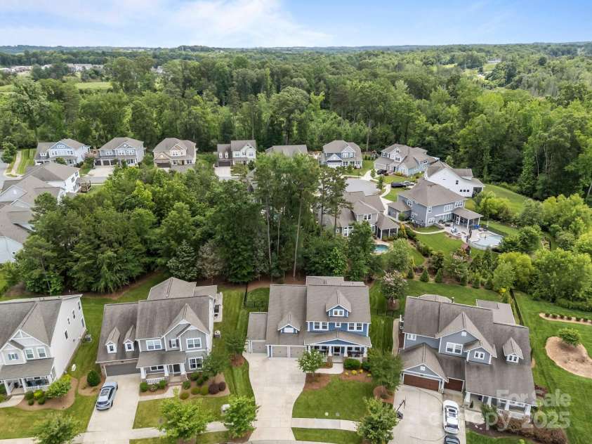 11329 Fullerton Place Drive, Huntersville, NC 28078.  MLS# CAR4268306, YatesRealty ID 20508. 