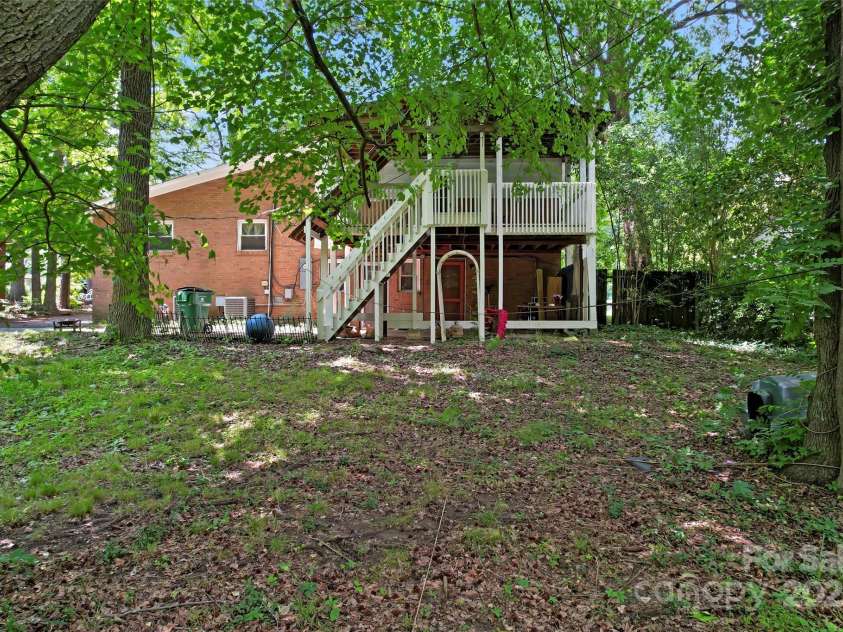 2255 Milton Road, Charlotte, NC 28215.  MLS# CAR4260696, YatesRealty ID 20509. 