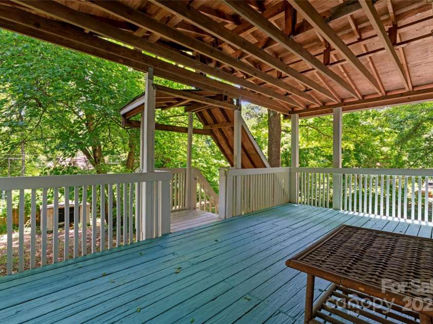 2255 Milton Road, Charlotte, NC 28215.  MLS# CAR4260696, YatesRealty ID 20509. 