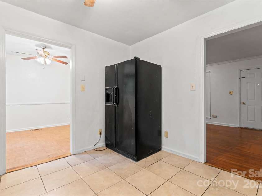 2255 Milton Road, Charlotte, NC 28215.  MLS# CAR4260696, YatesRealty ID 20509. 