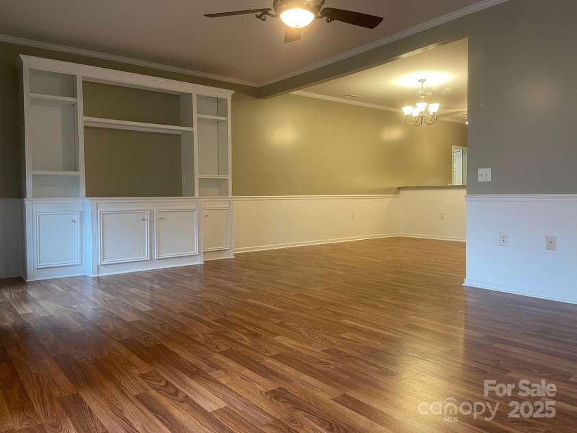 481 26th Avenue, Hickory, NC 28601.  MLS# CAR4326989, YatesRealty ID 2051. Great Room/Dining Rm