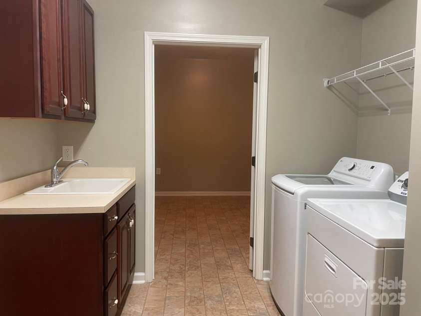 481 26th Avenue, Hickory, NC 28601.  MLS# CAR4326989, YatesRealty ID 2051. Laundry