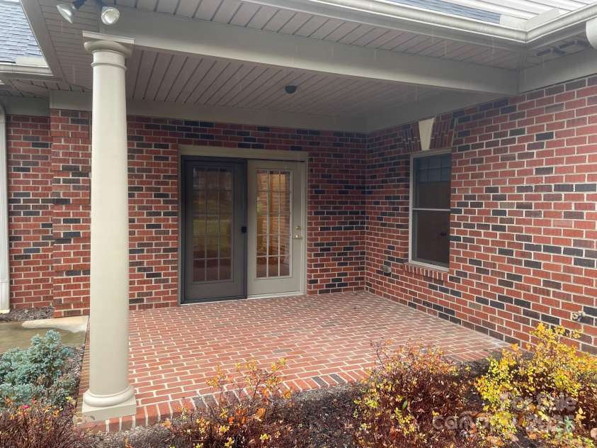 481 26th Avenue, Hickory, NC 28601.  MLS# CAR4326989, YatesRealty ID 2051. Side Porch