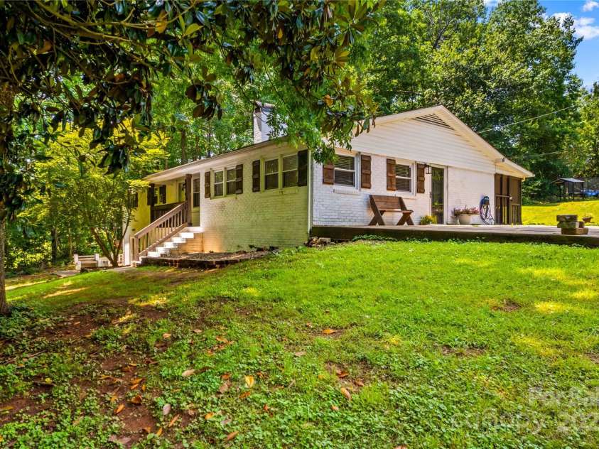 2229 Old Wilkesboro Road, Statesville, NC 28625.  MLS# CAR4269485, YatesRealty ID 20510. 