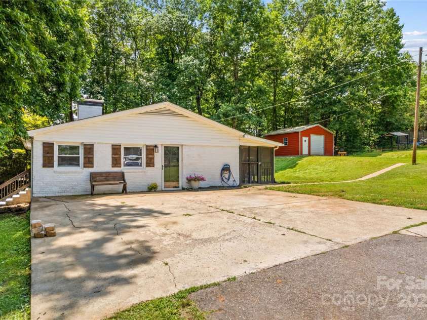 2229 Old Wilkesboro Road, Statesville, NC 28625.  MLS# CAR4269485, YatesRealty ID 20510. 
