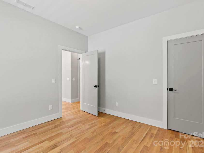 83 Talmadge Street, Asheville, NC 28806.  MLS# CAR4269008, YatesRealty ID 20511. Main level bedroom