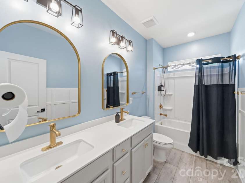 12616 Dunloe Wood Drive, Huntersville, NC 28078.  MLS# CAR4372888, YatesRealty ID 20512. 