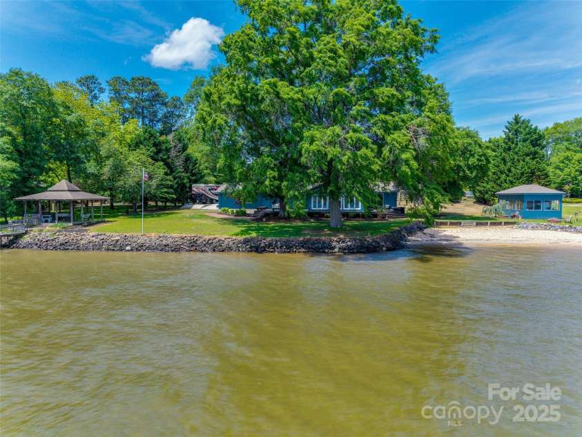 5200 Masons Ferry Road, Clover, SC 29710.  MLS# CAR4250775, YatesRealty ID 20513. 