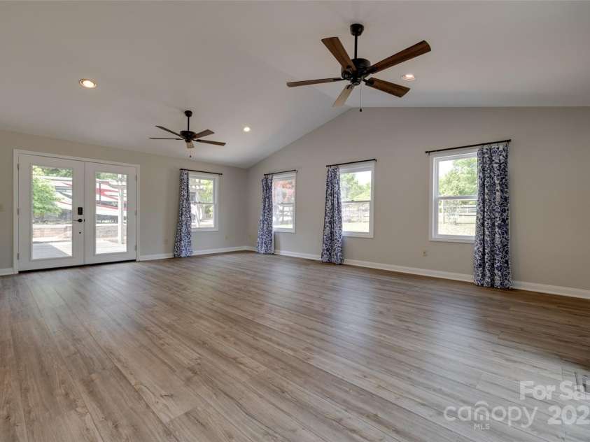 5200 Masons Ferry Road, Clover, SC 29710.  MLS# CAR4250775, YatesRealty ID 20513. 