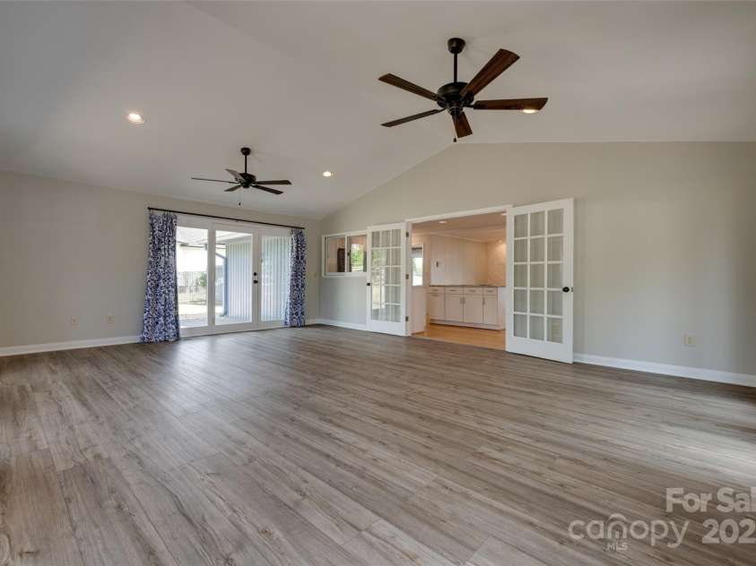 5200 Masons Ferry Road, Clover, SC 29710.  MLS# CAR4250775, YatesRealty ID 20513. 