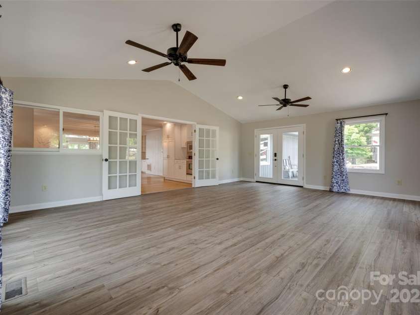 5200 Masons Ferry Road, Clover, SC 29710.  MLS# CAR4250775, YatesRealty ID 20513. 