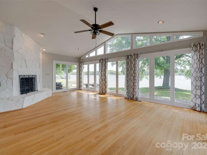 5200 Masons Ferry Road, Clover, SC 29710.  MLS# CAR4250775, YatesRealty ID 20513. 