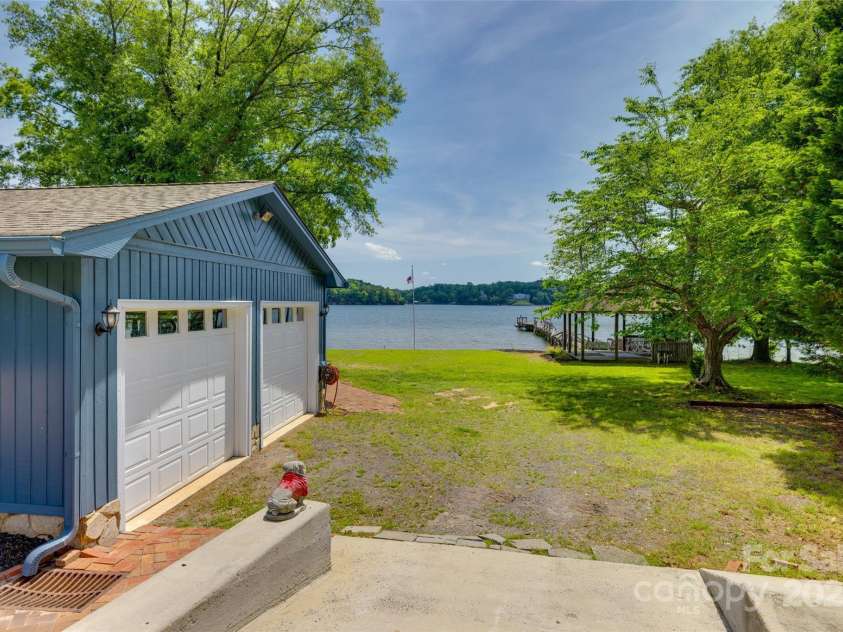 5200 Masons Ferry Road, Clover, SC 29710.  MLS# CAR4250775, YatesRealty ID 20513. 