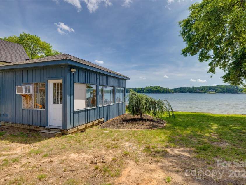 5200 Masons Ferry Road, Clover, SC 29710.  MLS# CAR4250775, YatesRealty ID 20513. 