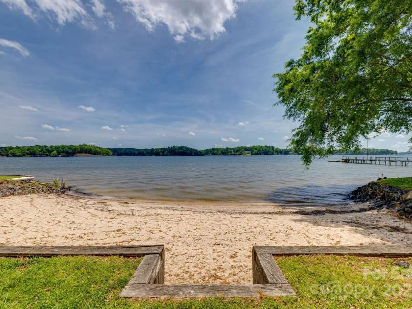 5200 Masons Ferry Road, Clover, SC 29710.  MLS# CAR4250775, YatesRealty ID 20513. 