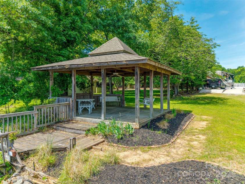 5200 Masons Ferry Road, Clover, SC 29710.  MLS# CAR4250775, YatesRealty ID 20513. 