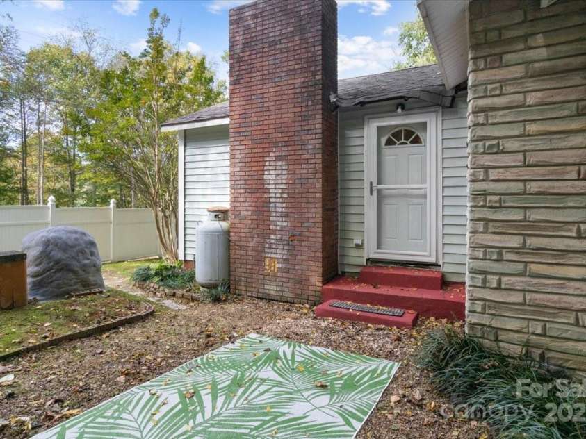 14840 US 25/70 Highway, Marshall, NC 28753.  MLS# CAR4314588, YatesRealty ID 20516. 