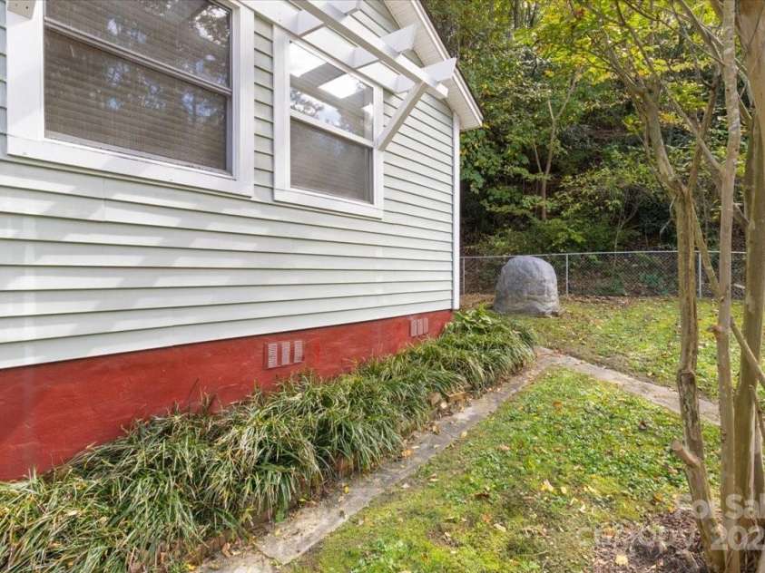 14840 US 25/70 Highway, Marshall, NC 28753.  MLS# CAR4314588, YatesRealty ID 20516. 