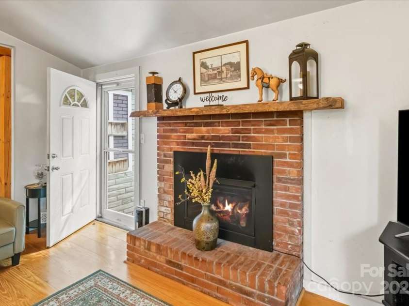 14840 US 25/70 Highway, Marshall, NC 28753.  MLS# CAR4314588, YatesRealty ID 20516. 